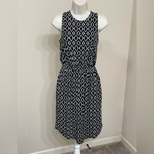 Banana Republic Women’s Black & White Geometric Print Round Neck Dress s XXS